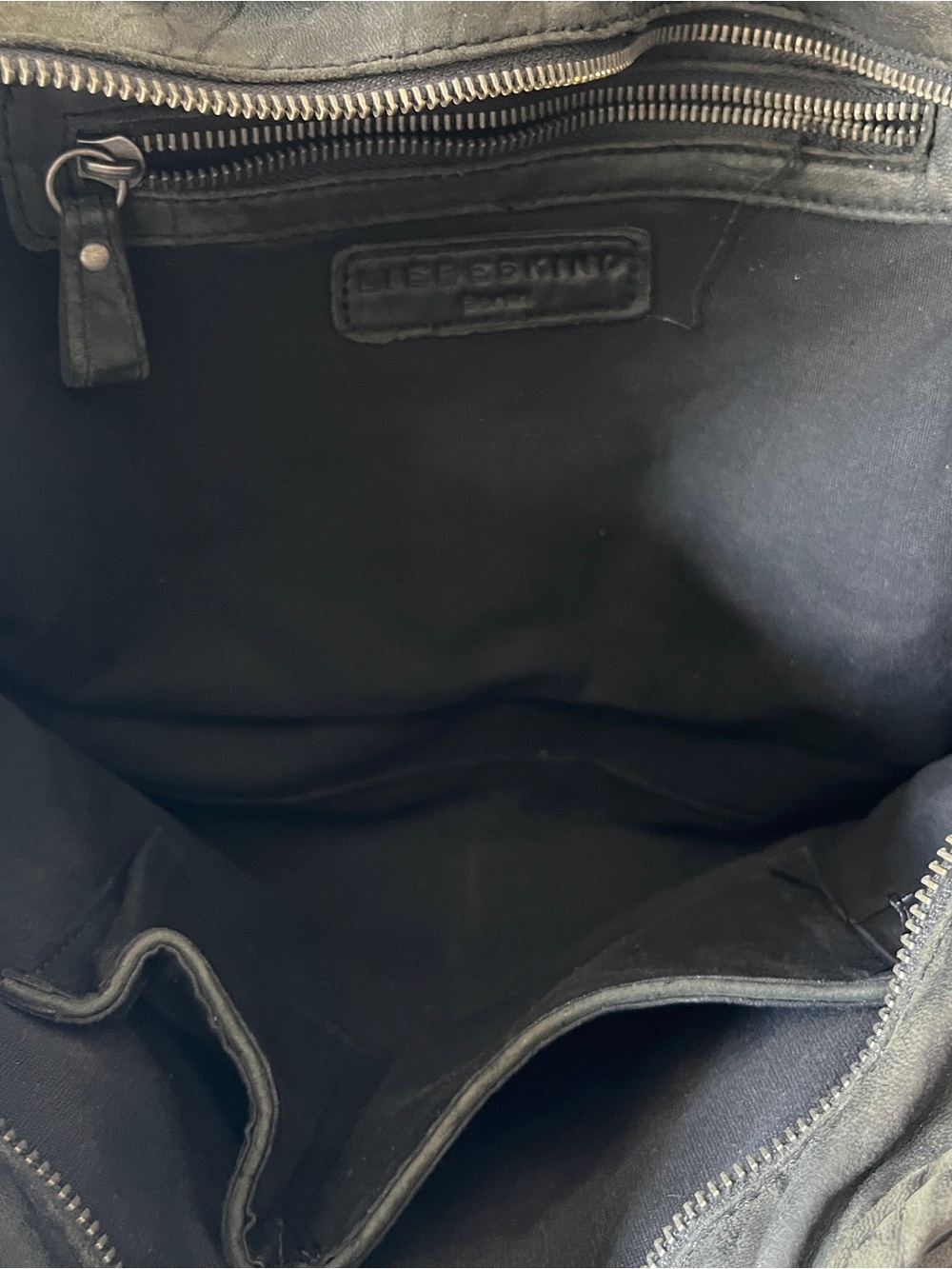 Liebeskind Berlin Black Leather Shoulder Bag - Picture 5 of 12